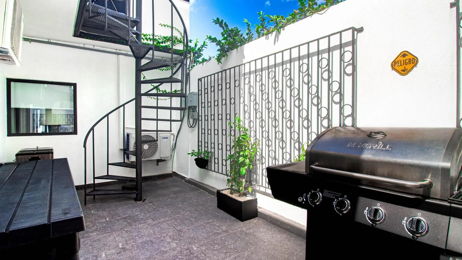 Villa Azure Ocean Park'S Seaside Luxe Retreat San Juan