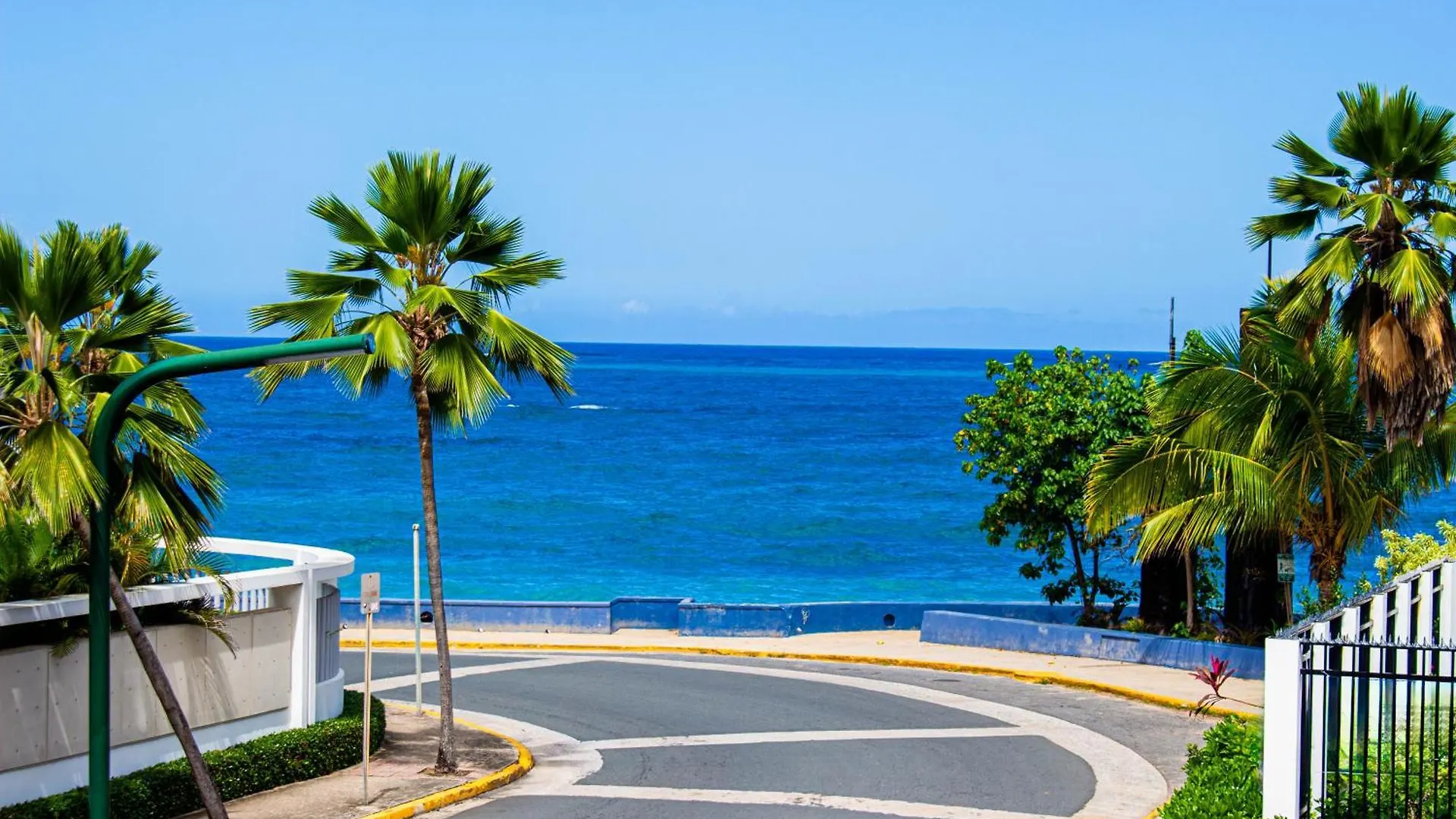 Villa Azure Ocean Park'S Seaside Luxe Retreat San Juan