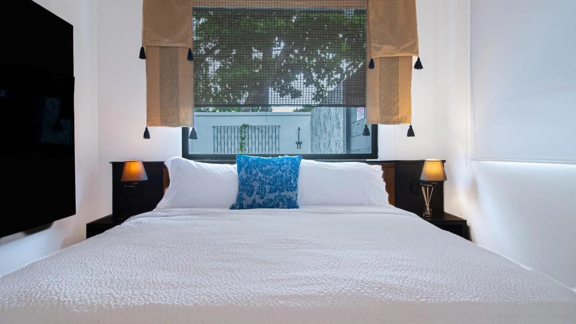 Villa Azure Ocean Park'S Seaside Luxe Retreat San Juan 0*,