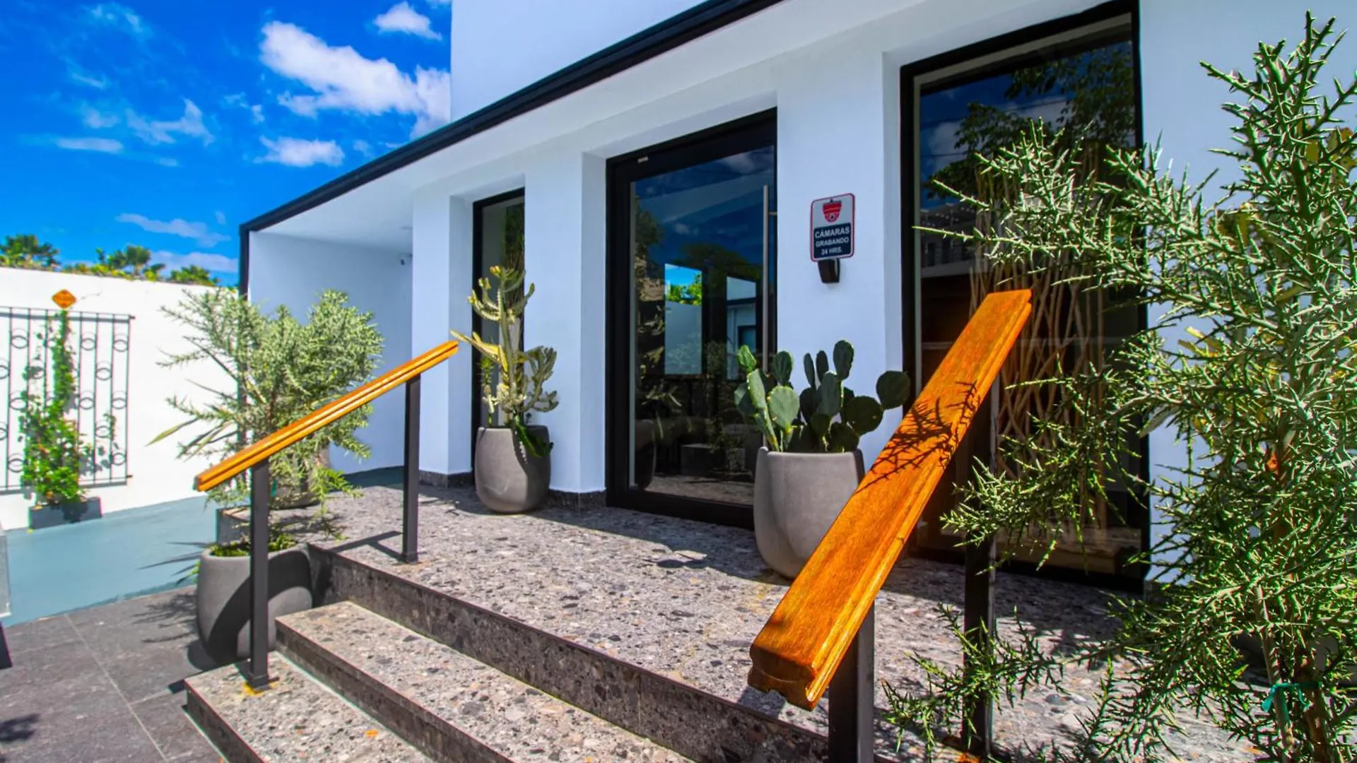Villa Azure Ocean Park'S Seaside Luxe Retreat San Juan